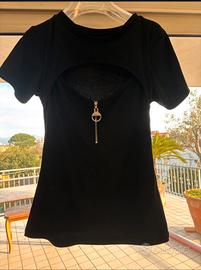 Maglia nera a maniche corte