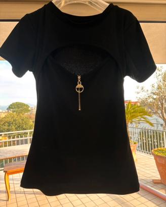 Maglia nera a maniche corte