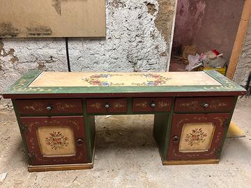 Mobile antico stile tirolese