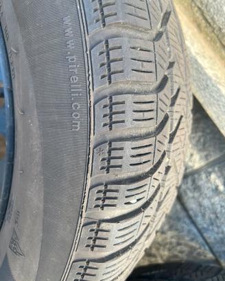 pneumatici  Pirelli e cerchioni attacco 5x112 r15