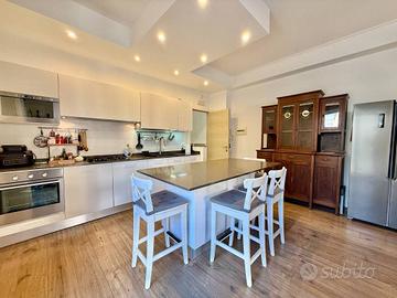 Panoramico 5 vani con terrazza (Via Etnea alta)