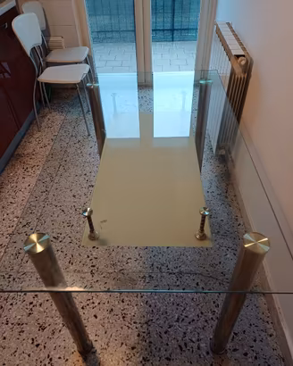 Tavolo in vetro