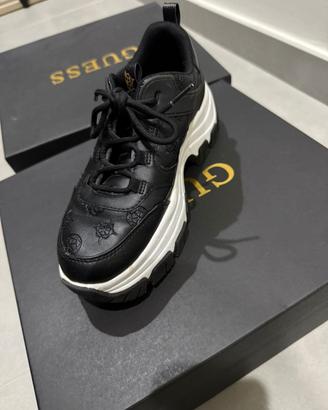 Scarpe Guess