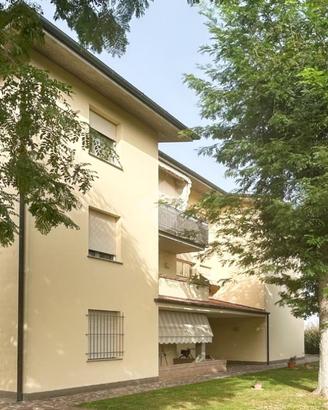 3 LOCALI A MOLINELLA