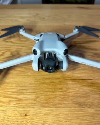 Drone dji MINI 4 PRO Combo e accessori
