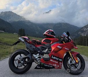 Ducati Panigale v4s 2025