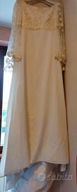 Abito da sposa in cadì di seta e pizzo