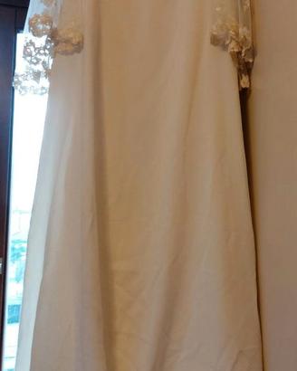Abito da sposa in cadì di seta e pizzo