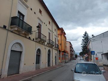 Locale Commerciale 100mq + 100mq Esterni - Corso G