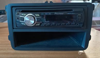Autoradio Pioneer  DEH - 2300UB  con USB e CD 