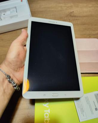 Samsung Galaxy Tab E SM t-560