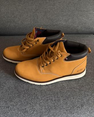 Scarpe TOMMY HILFIGER.  Originali Nr.42