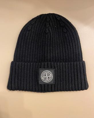 CAPPELLO STONE ISLAND NERO MODELLO CLASSICO