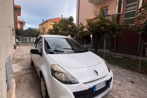 Renault clio  con 49 milla km