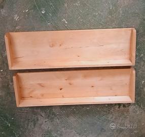 Due mensole Ikea di legno 