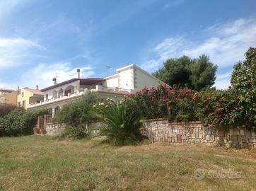 Bi/trilocale Margine Rosso 200metri spiaggiaPoetto