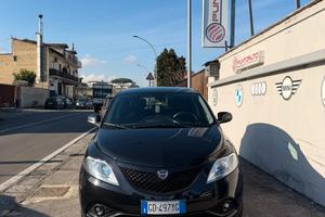 Lancia Ypsilon 1.0 FireFly 5 porte S&S Hybrid Ecoc