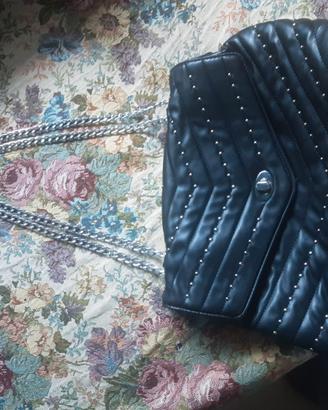 borsa a tracolla con catena