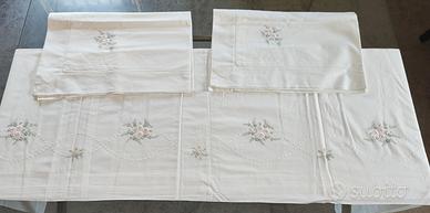 Lenzuolo matrimoniale in cotone con ricami 