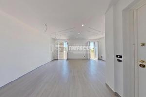 3 VANI CON CANTINA IN ZONA SAN PIETRO!!