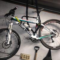 bicicletta Bianchi in carbonio Tg.M