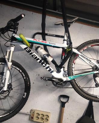 bicicletta Bianchi in carbonio Tg.M