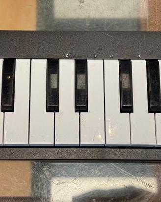 Controller MIDI Alesis Qmini