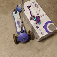 Monopattino tre ruote Globber viola con luci