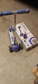 Monopattino tre ruote Globber viola con luci