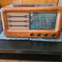Radio d'epoca CGE mod.605 anni 1941?