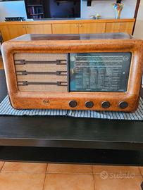 Radio d'epoca CGE mod.605 anni 1941?