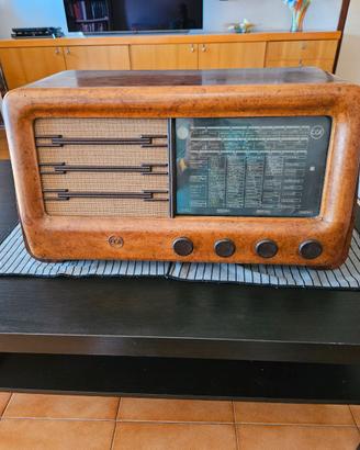 Radio d'epoca CGE mod.605 anni 1941?