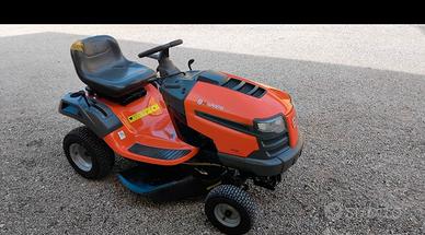 Trattorino tagliaerba