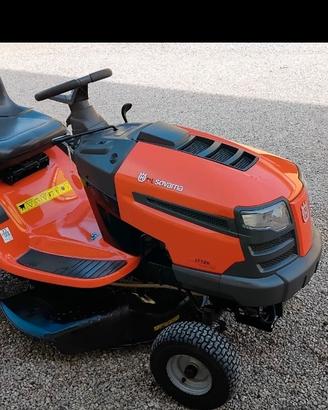 Trattorino tagliaerba