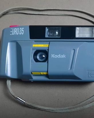 Fotocamera analogica KODAK 35 mm colorata vintage