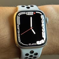 Apple Watch 7 Nike / Cellular / 41mm