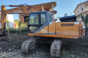 Escavatore cingolato case cx210