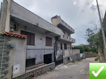Villa indipendente Su Quattro Livelli Con Giardino
