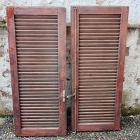 Persiana in legno per finestra