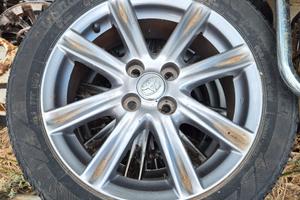 4 Cerchi in Lega Toyota 16 con pneumatici