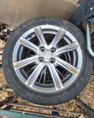 4 Cerchi in Lega Toyota 16 con pneumatici