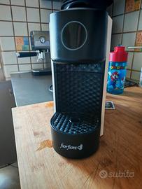 Macchina caffè a capsule + cappuccinatore