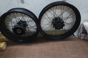 Benelli TRK 502X CERCHI E GOMME