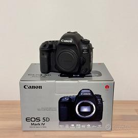 Corredo Canon 5D Mark IV + 5 Ottiche