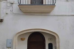 Casa arredata su due piani in centro Vitigliano