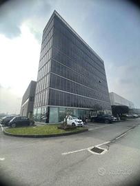 Immobile di 290 m² con più di 5 locali a Milano