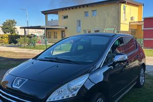 Peugeot 3008 Hybrid4 • 2012 • 175.000 km • €4,000