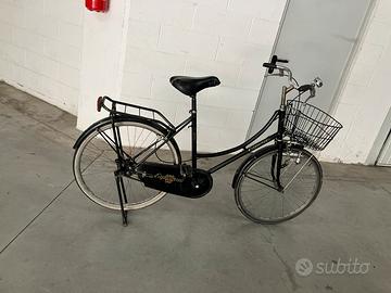 Bicicletta con le ruote da D24 pollicy