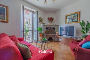 Casa indipendente di 220 m² con 3 locali e box aut
