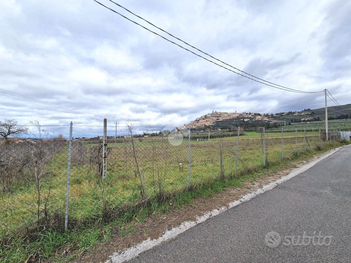TER. AGRICOLO A TREVI - Vista 3